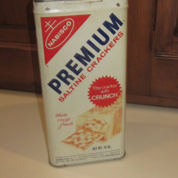 Vintage Nabisco Saltine Cracker Tin 1969 - Picture 5 of 9